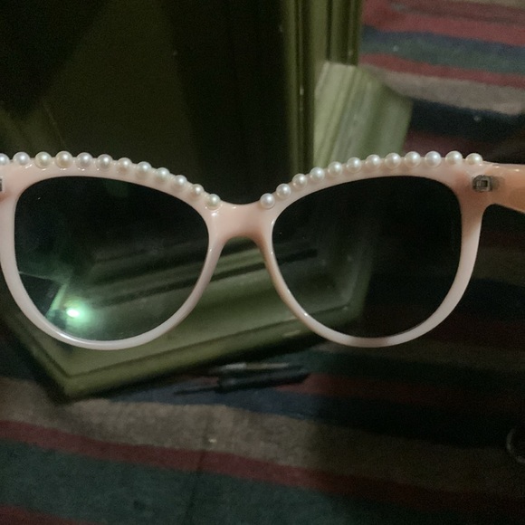 Channel pearl cat eye sunglasses pink.